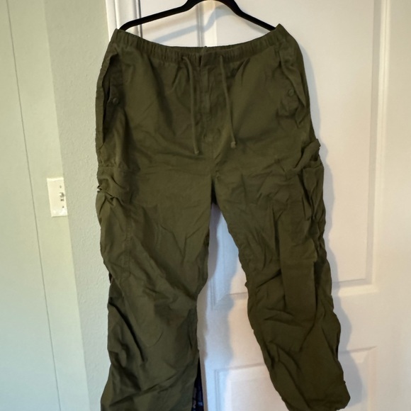 Aritzia TNA squad cargo pants - Picture 5 of 8